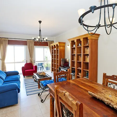 C25 - Town Center In * לאגוּ‏ש