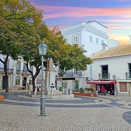 C25 - Town Center In לאגוּ‏ש